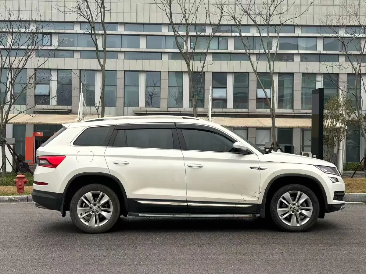 2018 Skoda Kodiak 2.0T 186HP L4 7DCT,autocango,china used car exporter,china ev exporter,chinese used car exporter,chinese used ev exporter