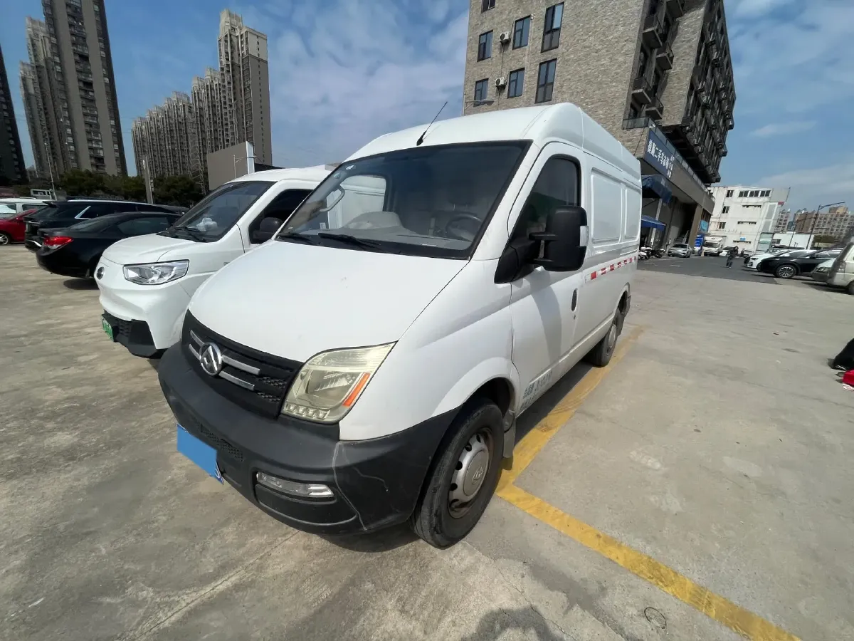2019 MAXUS XinTu V80 2.5T 136HP L4 6MT,autocango,china used car exporter,china ev exporter,chinese used car exporter,chinese used ev exporter