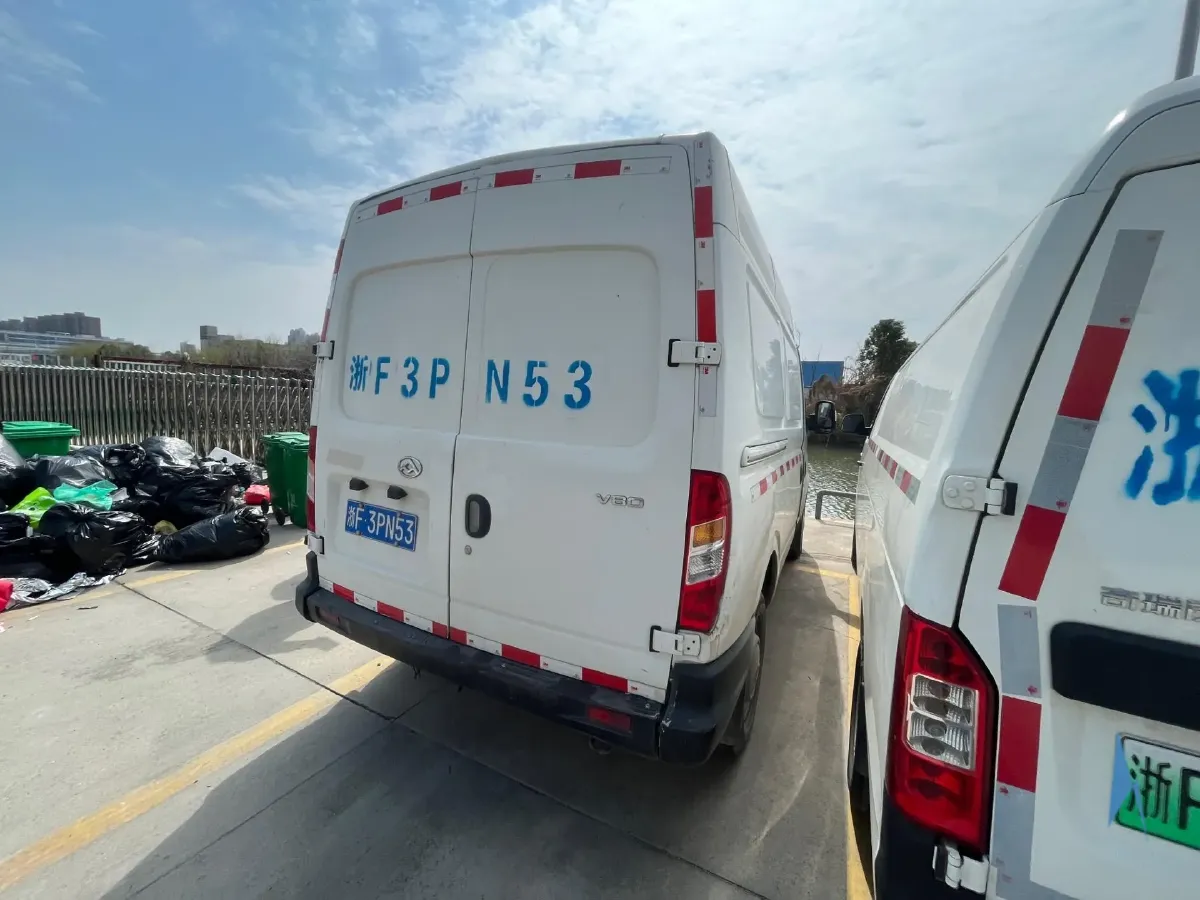 2019 MAXUS XinTu V80 2.5T 136HP L4 6MT,autocango,china used car exporter,china ev exporter,chinese used car exporter,chinese used ev exporter