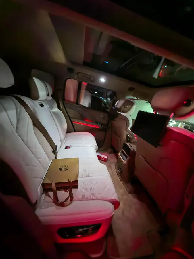 2023 YangWang U8 2.0T 272HP L4 REEV 49.05KWH,autocango,china used car exporter,china ev exporter,chinese used car exporter,chinese used ev exporter