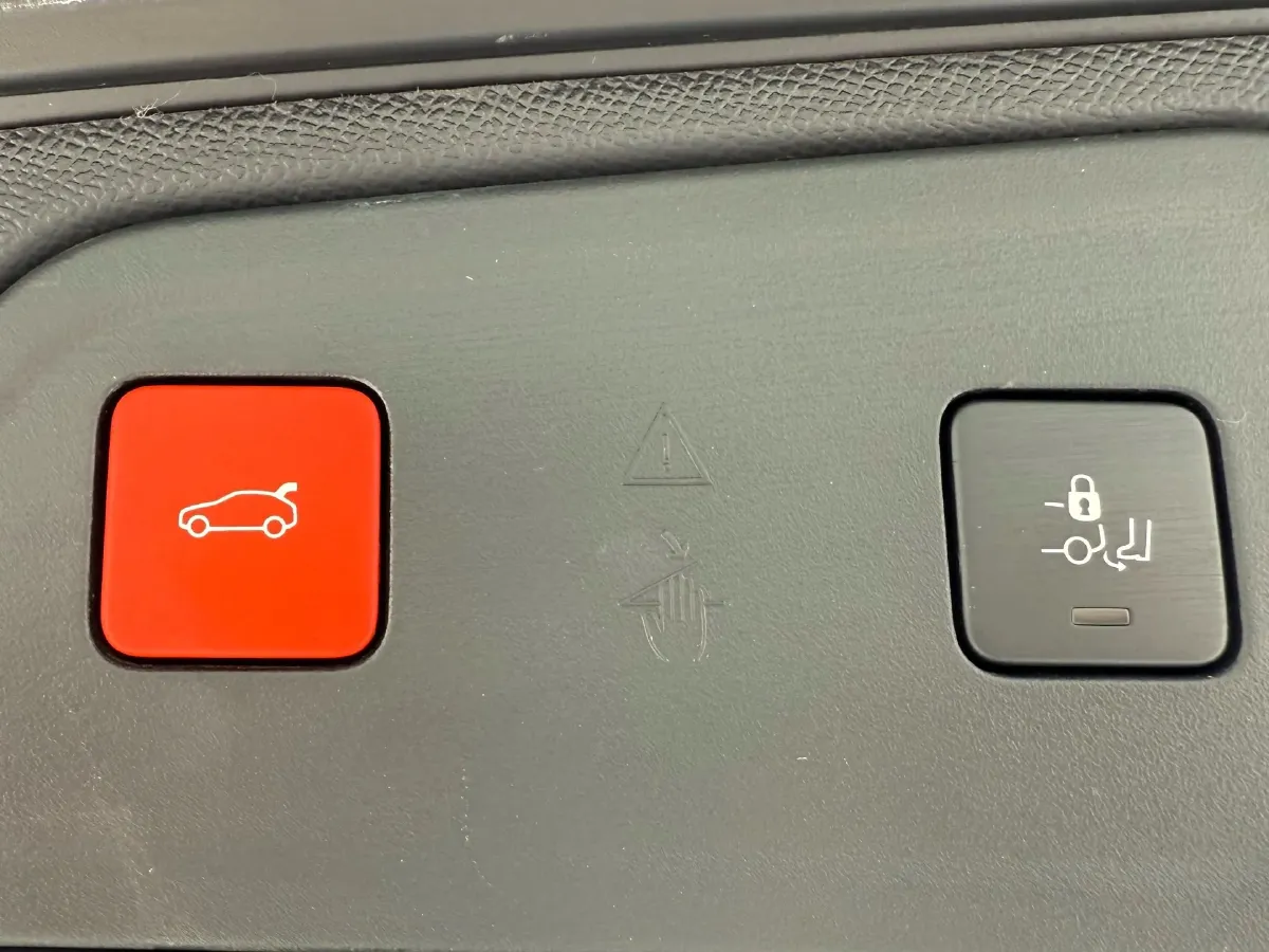 2023 Peugeot 4008 1.6T 170HP L4 8AT,autocango,china used car exporter,china ev exporter,chinese used car exporter,chinese used ev exporter