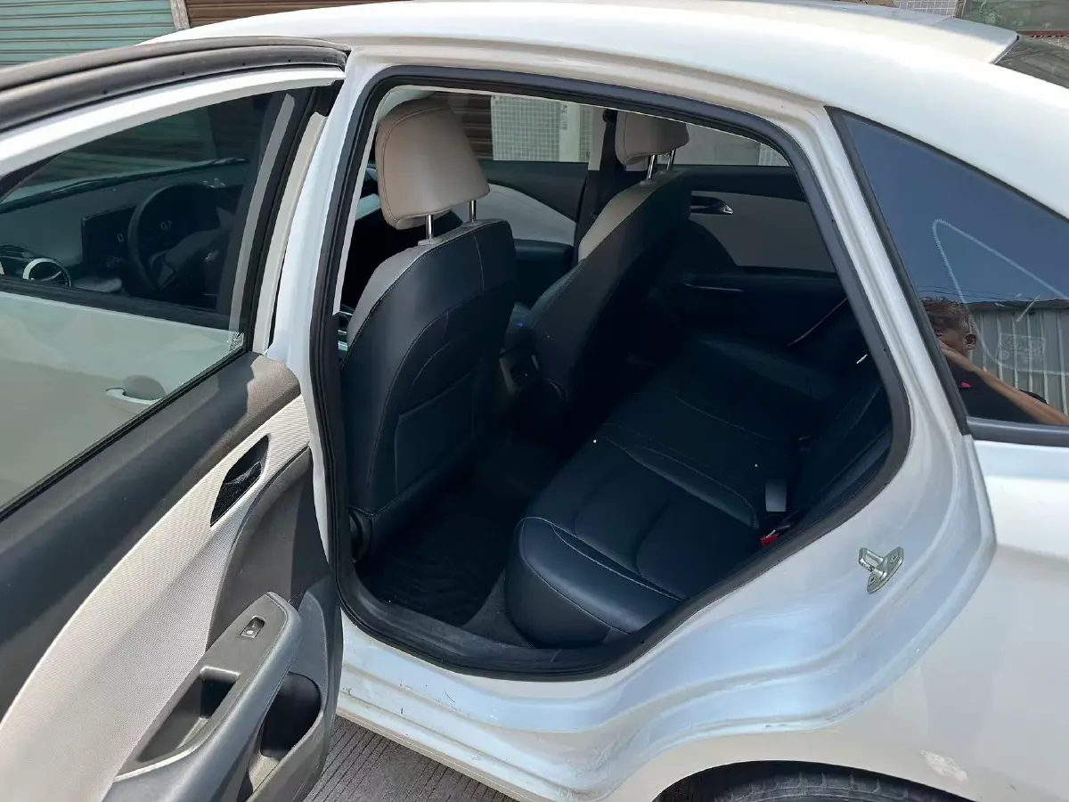 2023 Chevrolet Monza 1.5L 113HP L4 6DCT,autocango,china used car exporter,china ev exporter,chinese used car exporter,chinese used ev exporter