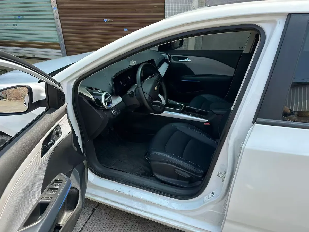 2023 Chevrolet Monza 1.5L 113HP L4 6DCT,autocango,china used car exporter,china ev exporter,chinese used car exporter,chinese used ev exporter