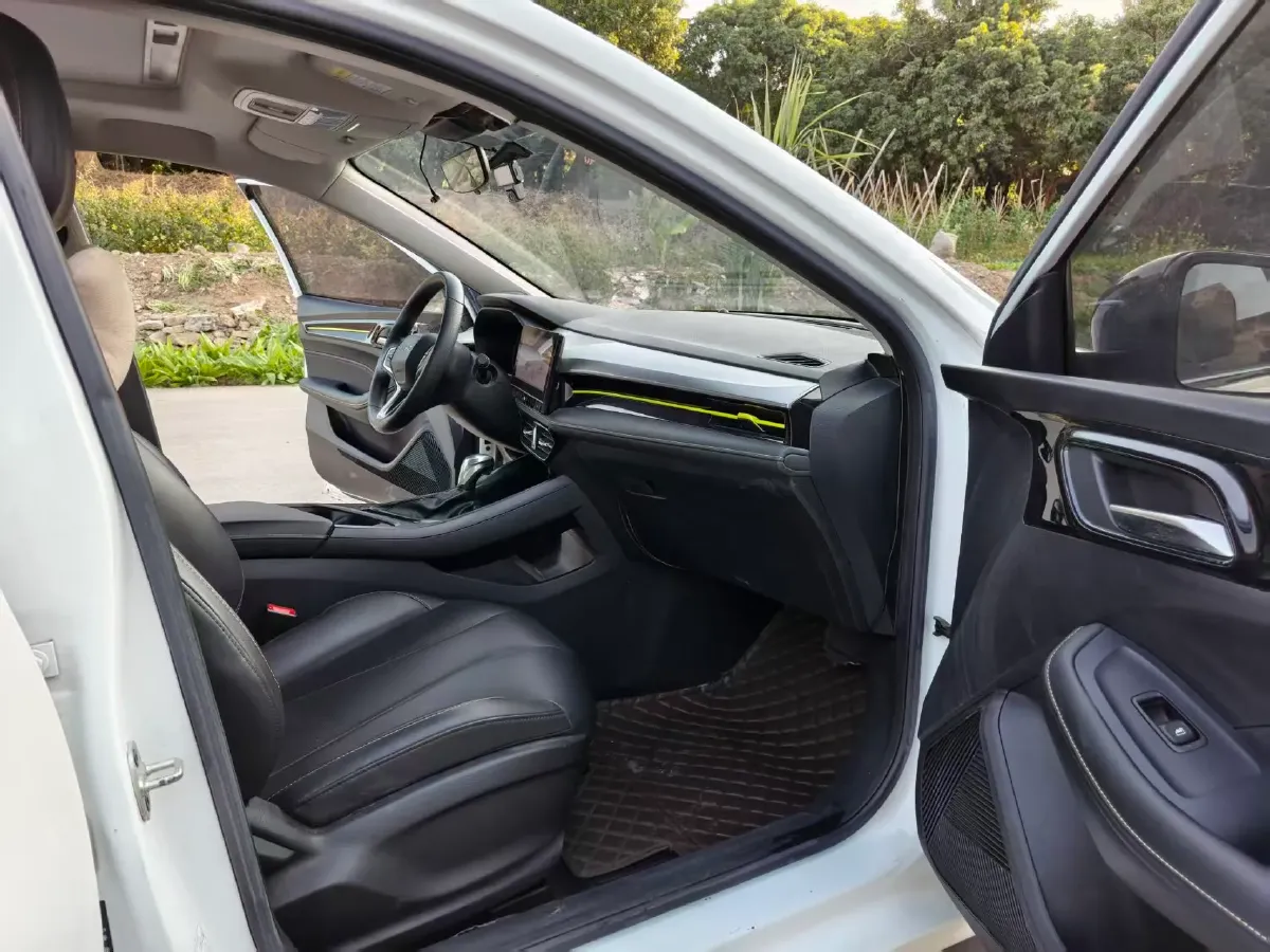 2021 Roewe i5 1.5L 120HP L4 CVT,autocango,china used car exporter,china ev exporter,chinese used car exporter,chinese used ev exporter