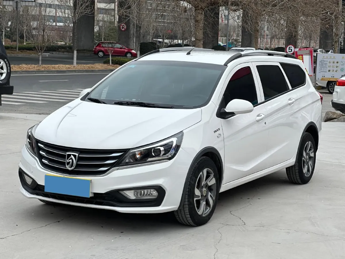 2017 BaoJun 310W 1.5L 112HP L4 6MT,autocango,china used car exporter,china ev exporter,chinese used car exporter,chinese used ev exporter