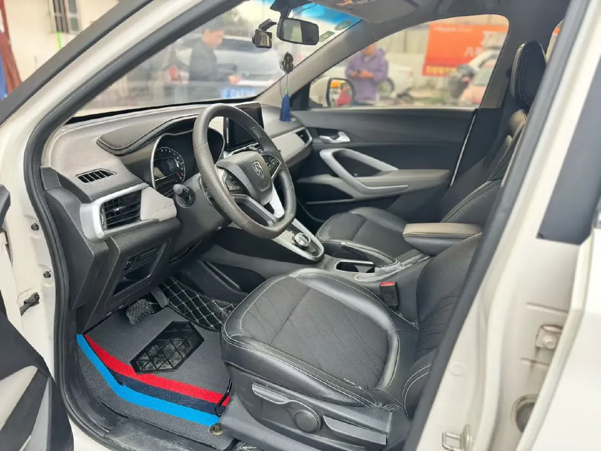 2017 BaoJun 310W 1.5L 105HP L4 6MT,autocango,china used car exporter,china ev exporter,chinese used car exporter,chinese used ev exporter