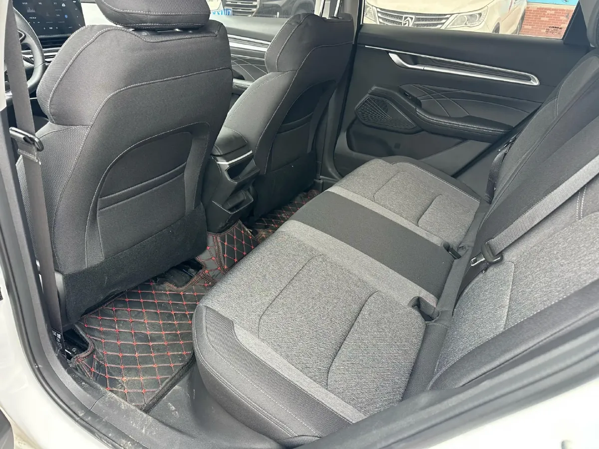 2025 Geely Emgrand 1.5L 127HP L4 5MT,autocango,china used car exporter,china ev exporter,chinese used car exporter,chinese used ev exporter