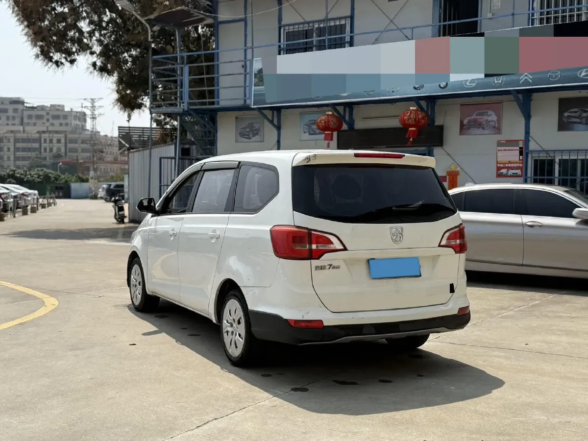 2019 BaoJun 730 1.5L 105HP L4 6MT,autocango,china used car exporter,china ev exporter,chinese used car exporter,chinese used ev exporter