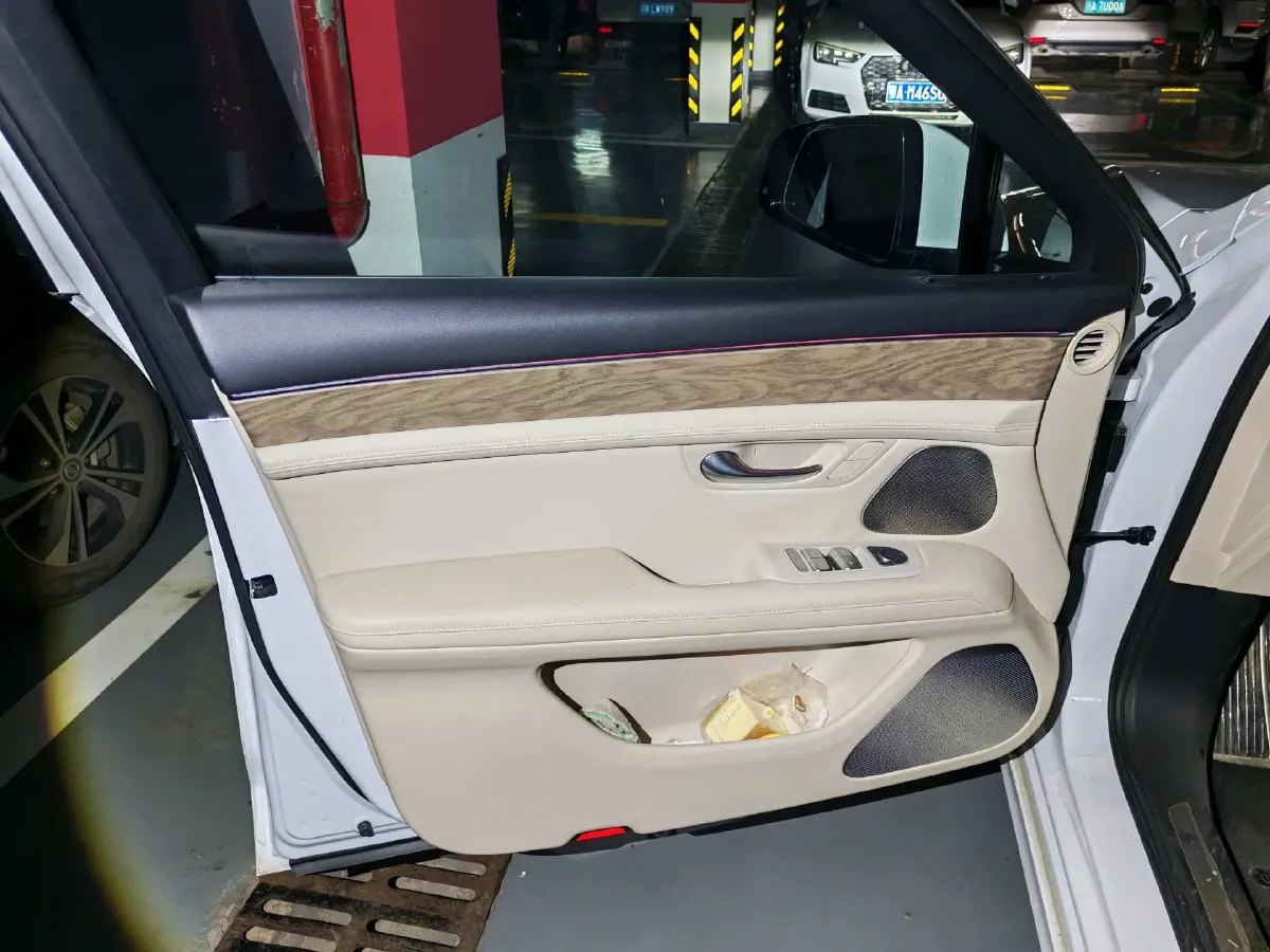 2022 JMC YuHu 7 2.0T 141HP L4 8AT,autocango,china used car exporter,china ev exporter,chinese used car exporter,chinese used ev exporter