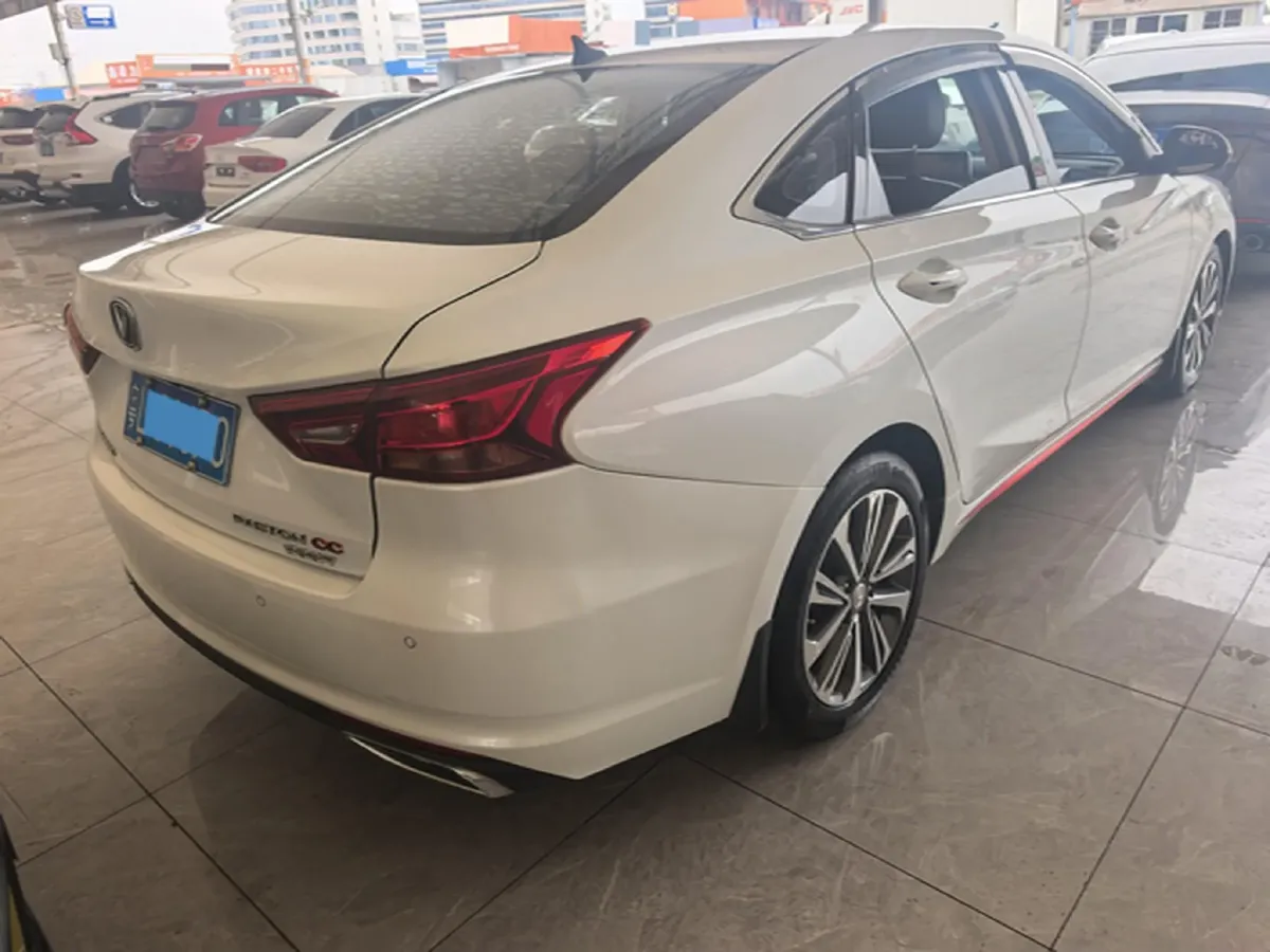 2021 ChangAn Raeton CC 1.5T 180HP L4 7DCT,autocango,china used car exporter,china ev exporter,chinese used car exporter,chinese used ev exporter