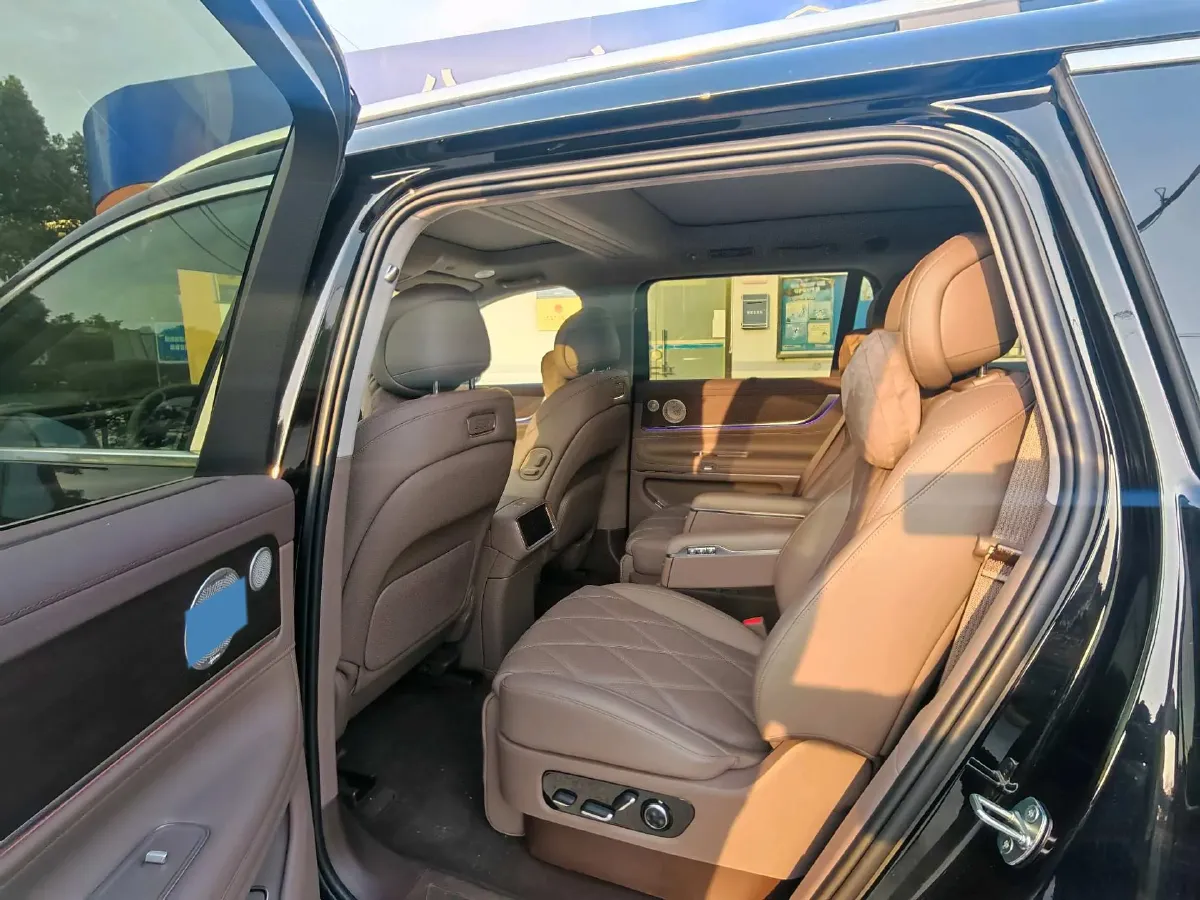 2025 AITO AITO M9 REEV 160HP REEV,autocango,china used car exporter,china ev exporter,chinese used car exporter,chinese used ev exporter