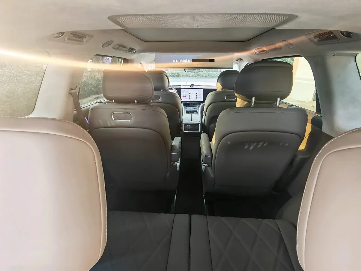 2025 AITO AITO M9 REEV 160HP REEV,autocango,china used car exporter,china ev exporter,chinese used car exporter,chinese used ev exporter