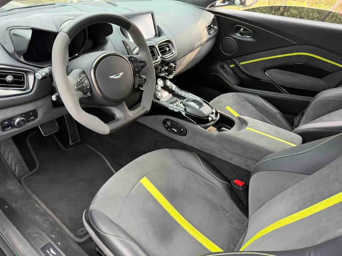 2023 Aston Martin V8 Vantage 4.0T 534HP V8 8AT,autocango,china used car exporter,china ev exporter,chinese used car exporter,chinese used ev exporter