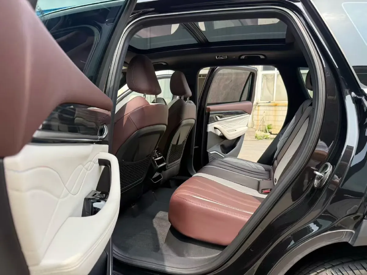 2021 Geely Monjaro 2.0T 218HP L4 7DCT,autocango,china used car exporter,china ev exporter,chinese used car exporter,chinese used ev exporter