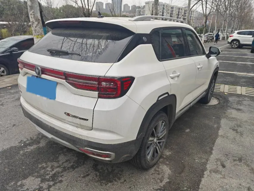 2019 ChangAn CS35 Plus 1.6L 128HP L4 5MT,autocango,china used car exporter,china ev exporter,chinese used car exporter,chinese used ev exporter