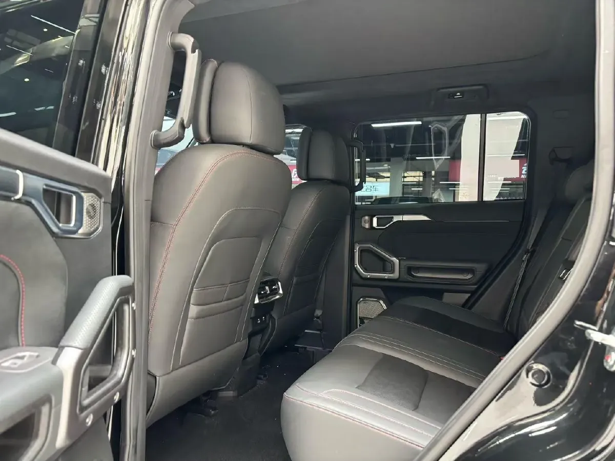 2023 Jetour Traveller 2.0T 254HP L4 7DCT,autocango,china used car exporter,china ev exporter,chinese used car exporter,chinese used ev exporter