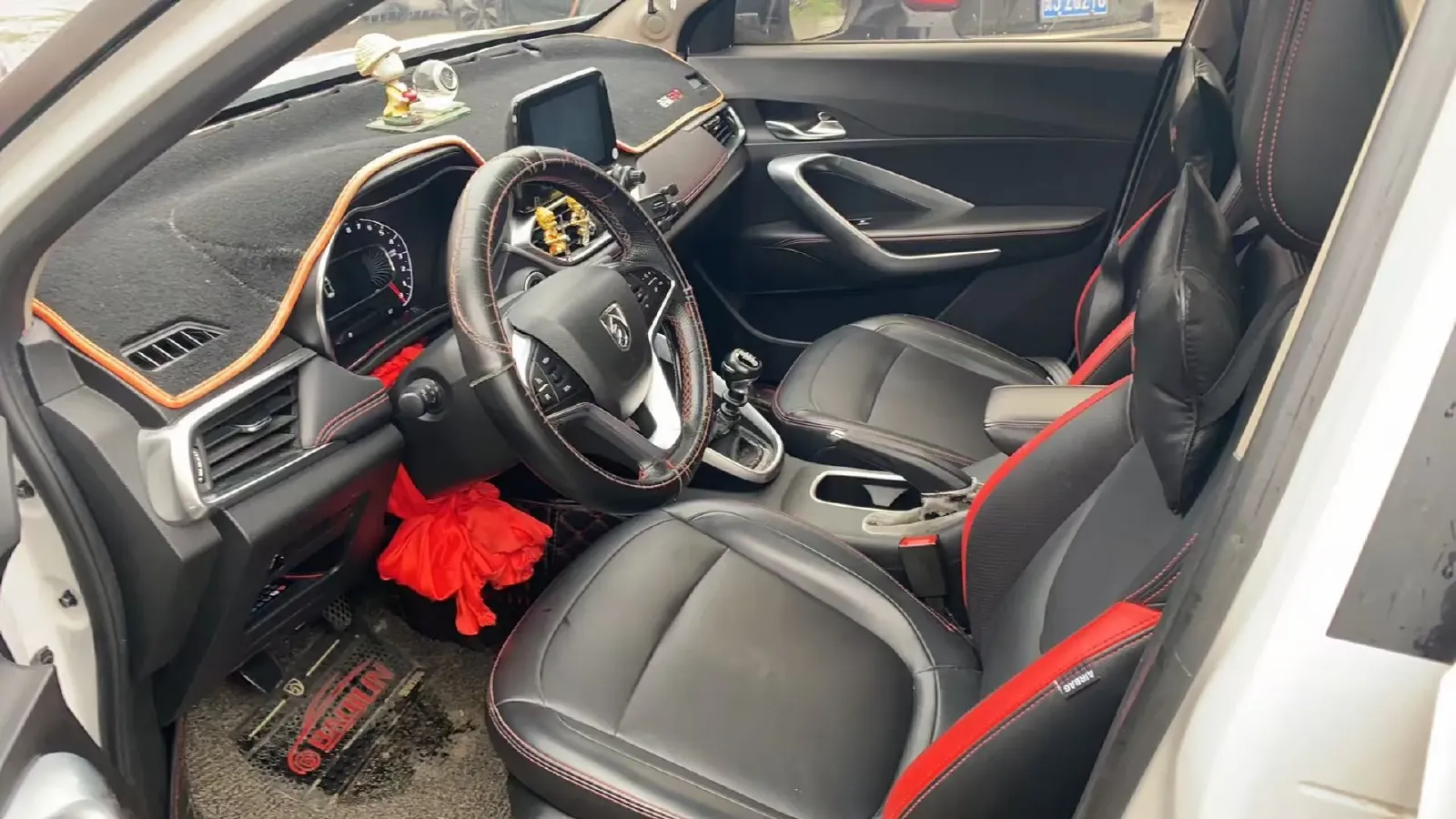 2019 Bestune X40 1.6L 114HP L4 5MT,autocango,china used car exporter,china ev exporter,chinese used car exporter,chinese used ev exporter