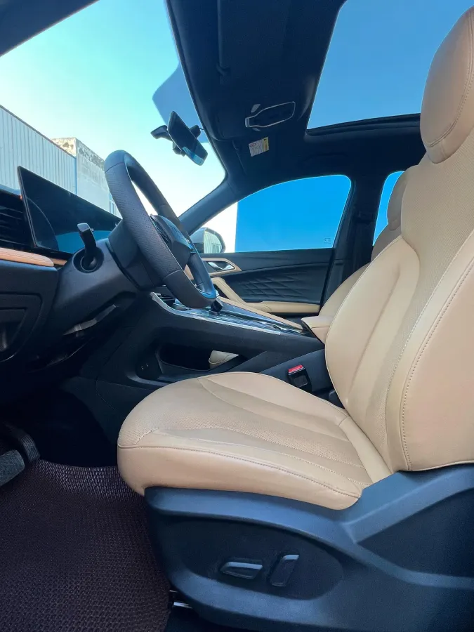 2022 ChangAn CS75 Plus 1.5T 178HP L4 6AT,autocango,china used car exporter,china ev exporter,chinese used car exporter,chinese used ev exporter