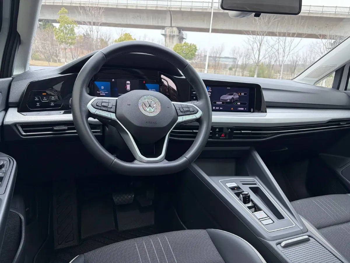 2023 Volkswagen Golf 1.2T 116HP L4 7DCT,autocango,china used car exporter,china ev exporter,chinese used car exporter,chinese used ev exporter