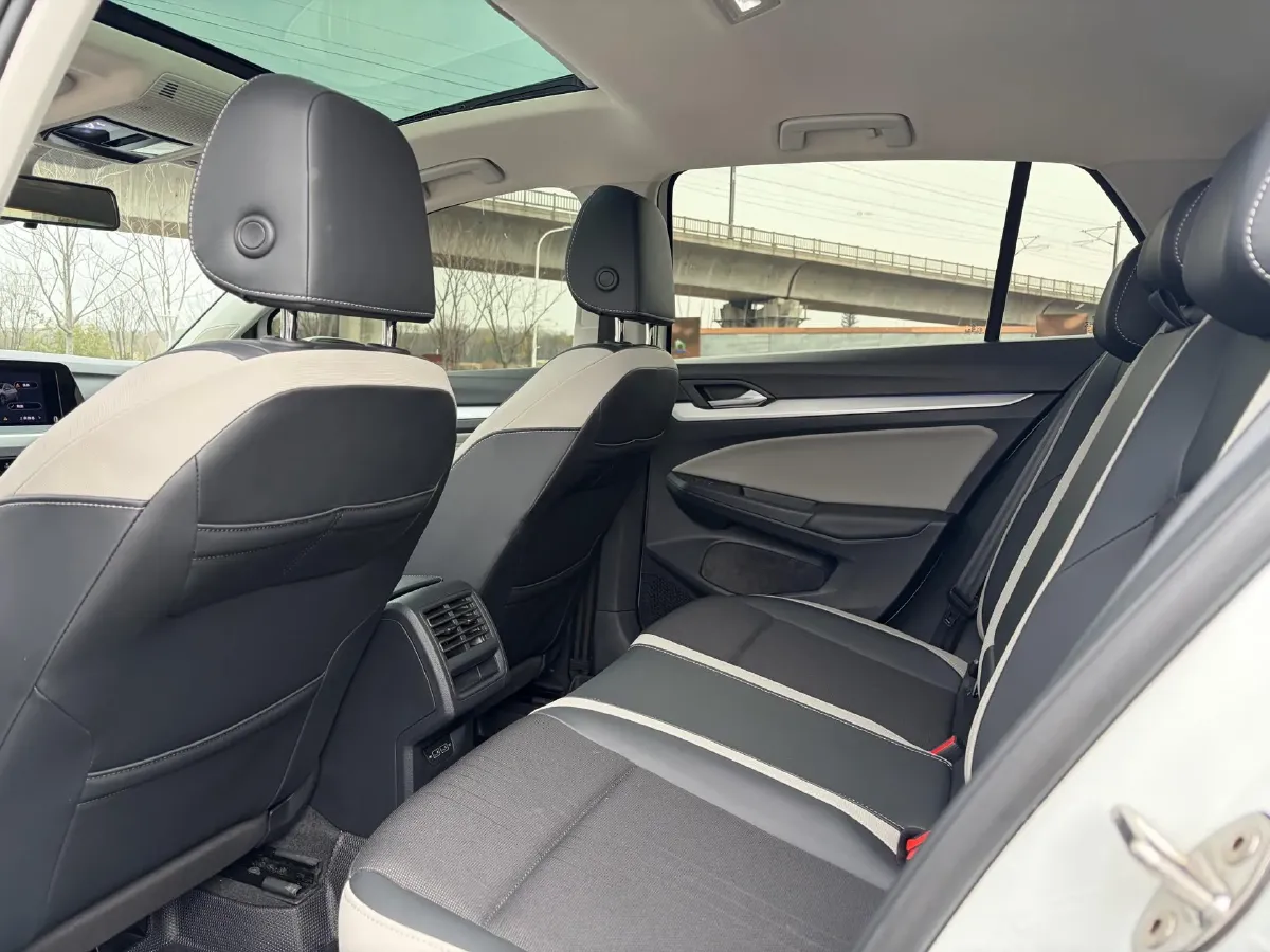 2023 Volkswagen Golf 1.2T 116HP L4 7DCT,autocango,china used car exporter,china ev exporter,chinese used car exporter,chinese used ev exporter