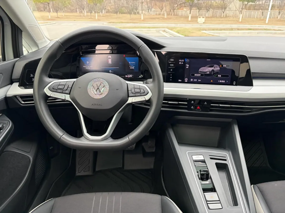 2023 Volkswagen Golf 1.2T 116HP L4 7DCT,autocango,china used car exporter,china ev exporter,chinese used car exporter,chinese used ev exporter