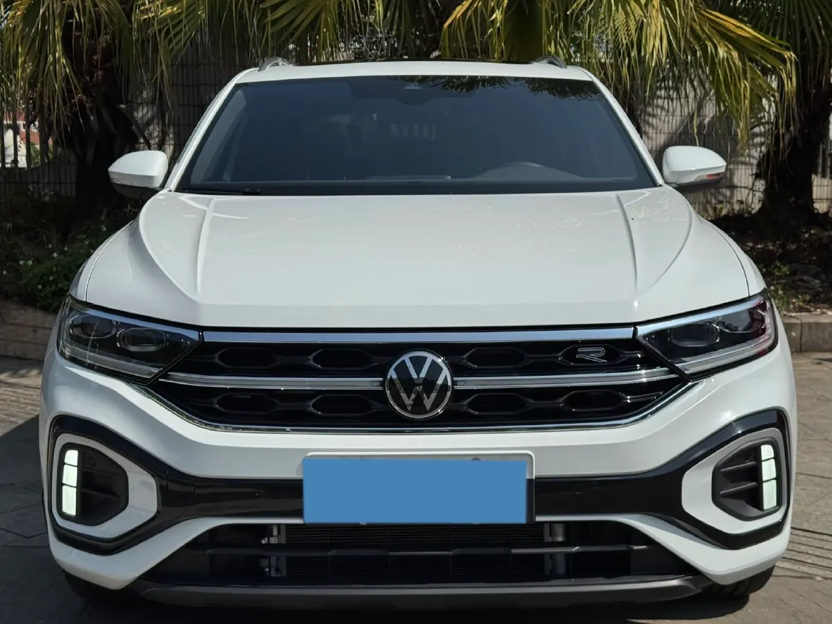 2023 Volkswagen T-Roc 1.5T 160HP L4 7DCT,autocango,china used car exporter,china ev exporter,chinese used car exporter,chinese used ev exporter