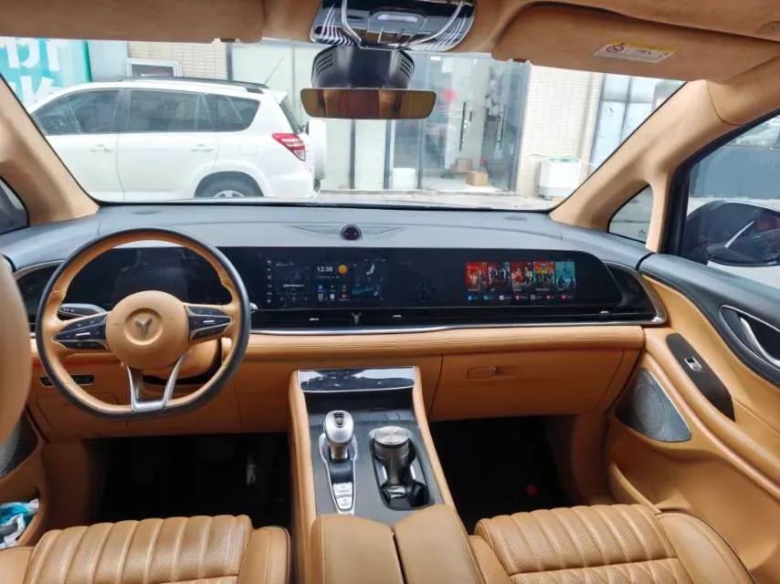 2024 Voyah Dream 1.5T 150HP L4 PHEV 43KWH,autocango,china used car exporter,china ev exporter,chinese used car exporter,chinese used ev exporter