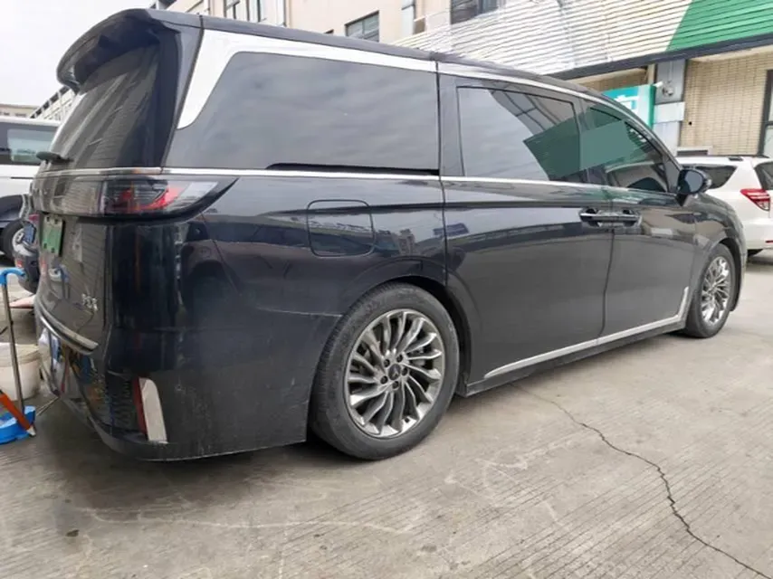 2024 Voyah Dream 1.5T 150HP L4 PHEV 43KWH,autocango,china used car exporter,china ev exporter,chinese used car exporter,chinese used ev exporter