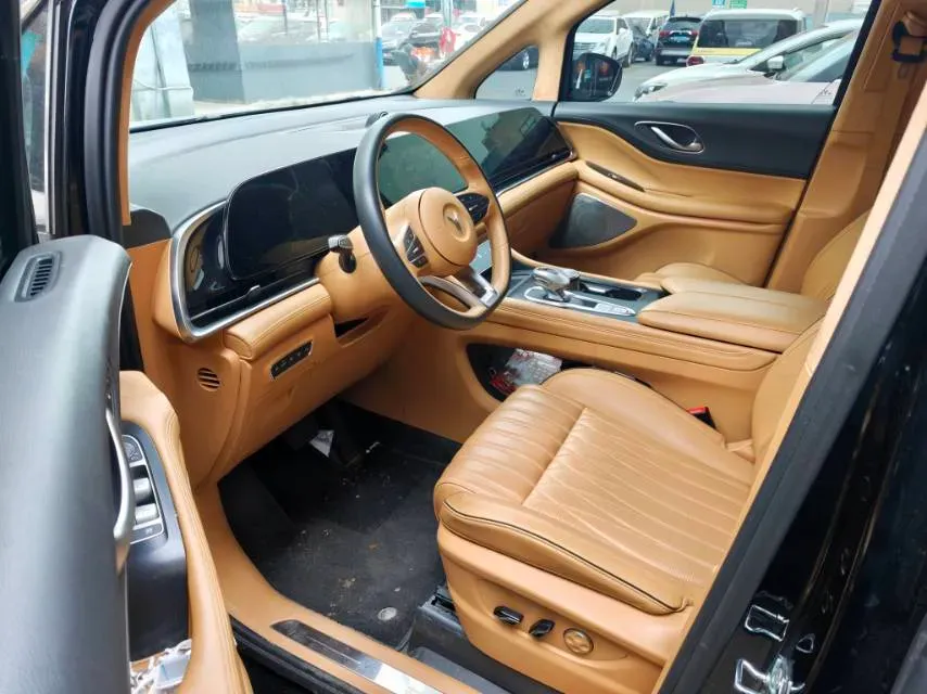 2024 Voyah Dream 1.5T 150HP L4 PHEV 43KWH,autocango,china used car exporter,china ev exporter,chinese used car exporter,chinese used ev exporter