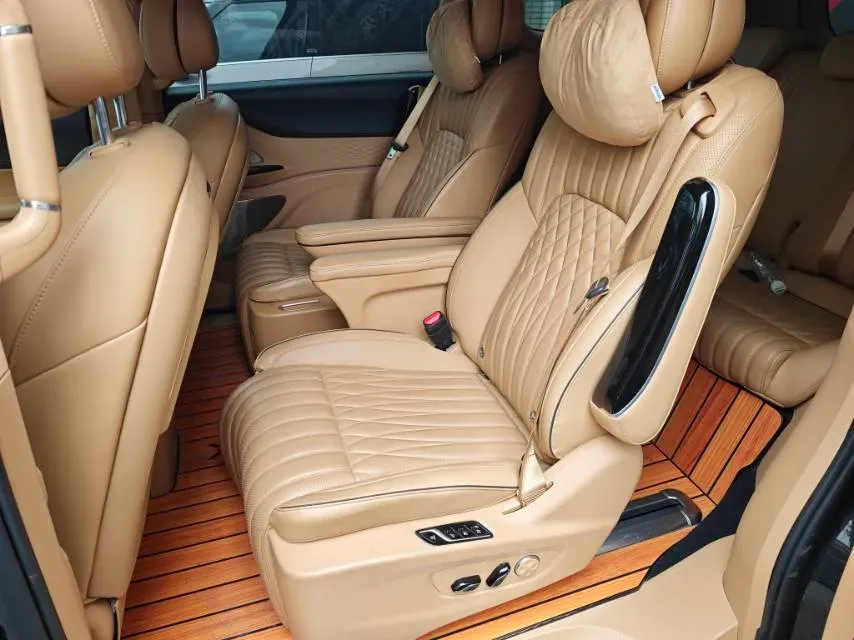 2024 Voyah Dream 1.5T 150HP L4 PHEV 43KWH,autocango,china used car exporter,china ev exporter,chinese used car exporter,chinese used ev exporter