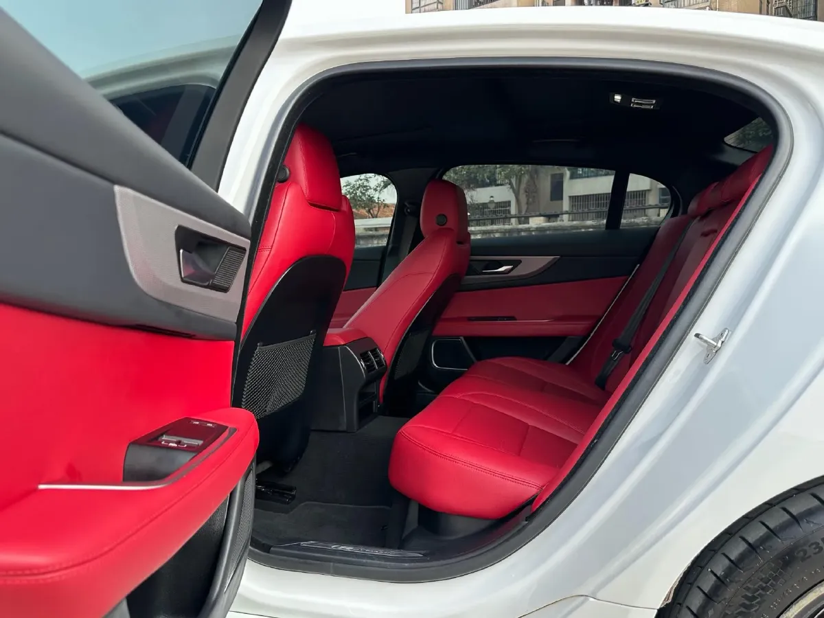 2021 Jaguar XEL 2.0T 250HP L4 8AT,autocango,china used car exporter,china ev exporter,chinese used car exporter,chinese used ev exporter