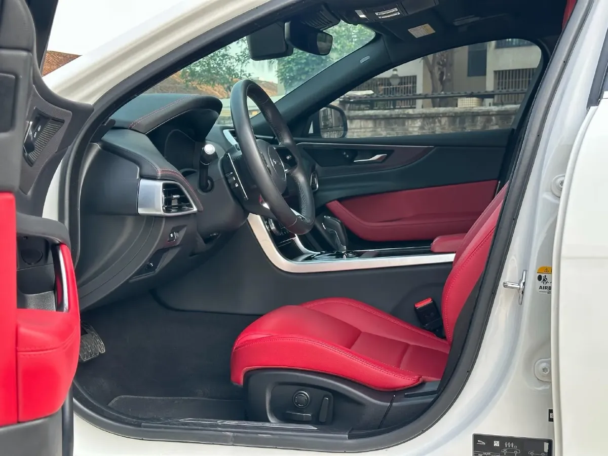 2021 Jaguar XEL 2.0T 250HP L4 8AT,autocango,china used car exporter,china ev exporter,chinese used car exporter,chinese used ev exporter