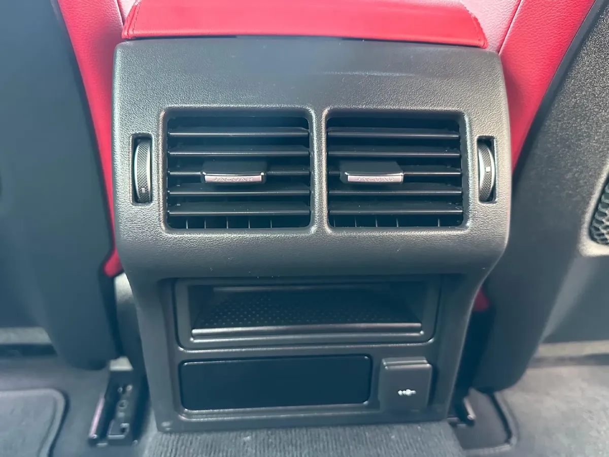 2021 Jaguar XEL 2.0T 250HP L4 8AT,autocango,china used car exporter,china ev exporter,chinese used car exporter,chinese used ev exporter