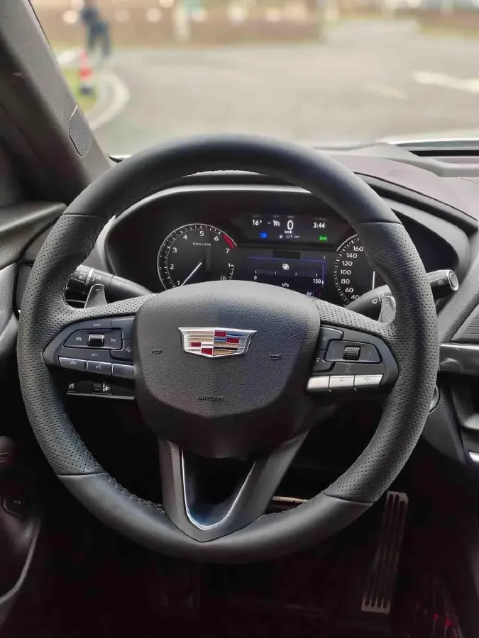 2022 Cadillac CT4 2.0T 237HP L4 8AT,autocango,china used car exporter,china ev exporter,chinese used car exporter,chinese used ev exporter