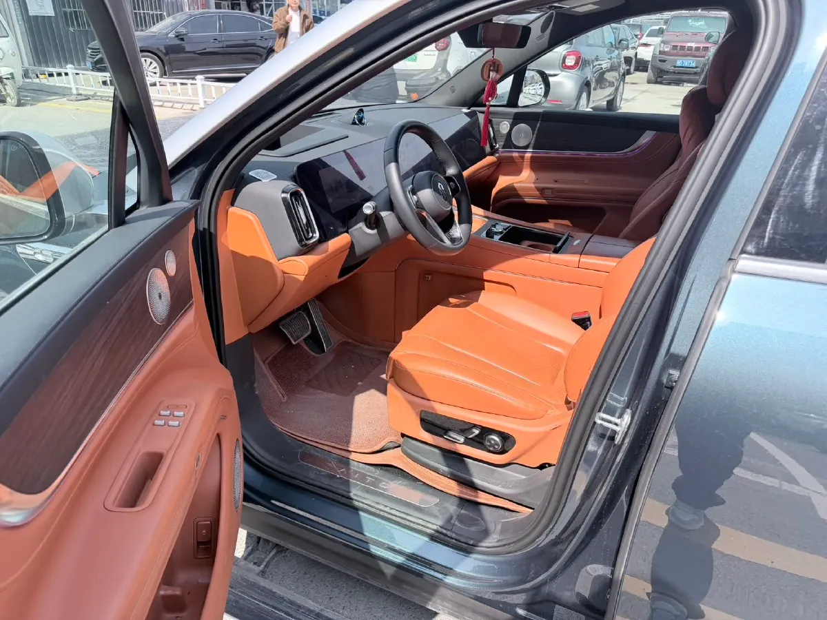 2024 AITO AITO M9 1.5T 152HP L4 REEV 42KWH,autocango,china used car exporter,china ev exporter,chinese used car exporter,chinese used ev exporter