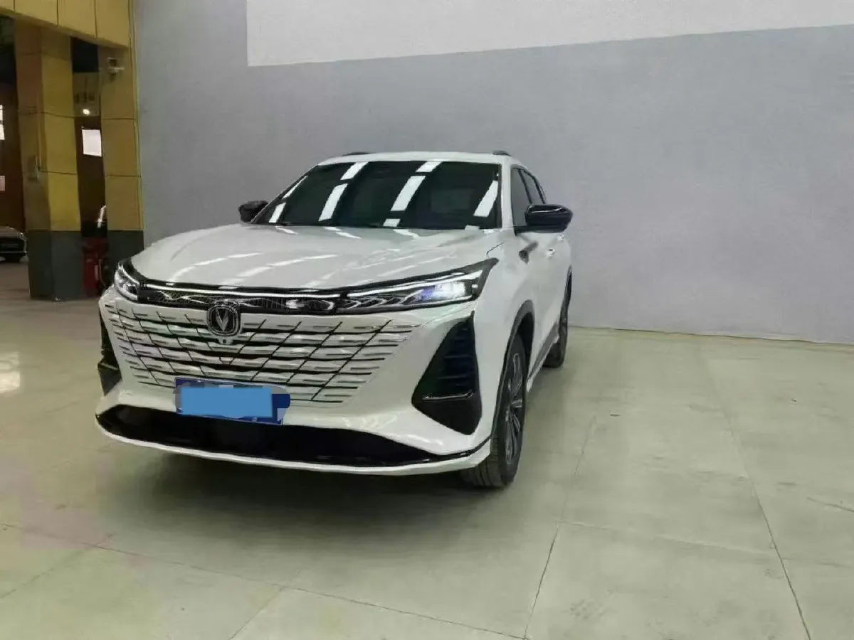 2023 ChangAn CS75 Plus 1.5T 188HP L4 8AT,autocango,china used car exporter,china ev exporter,chinese used car exporter,chinese used ev exporter