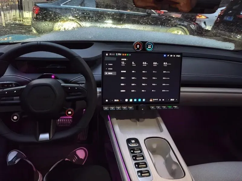 2024 MI SU7 BEV 73.6KWH,autocango,china used car exporter,china ev exporter,chinese used car exporter,chinese used ev exporter