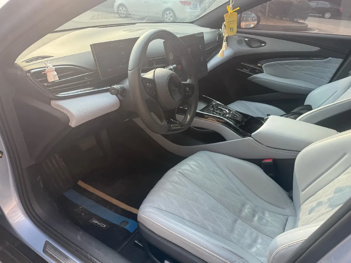 2022 MAXUS DaJia 5 BEV 70KWH,autocango,china used car exporter,china ev exporter,chinese used car exporter,chinese used ev exporter