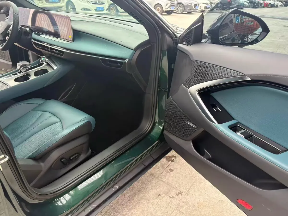 2023 MG 7 2.0T 261HP L4 9AT,autocango,china used car exporter,china ev exporter,chinese used car exporter,chinese used ev exporter