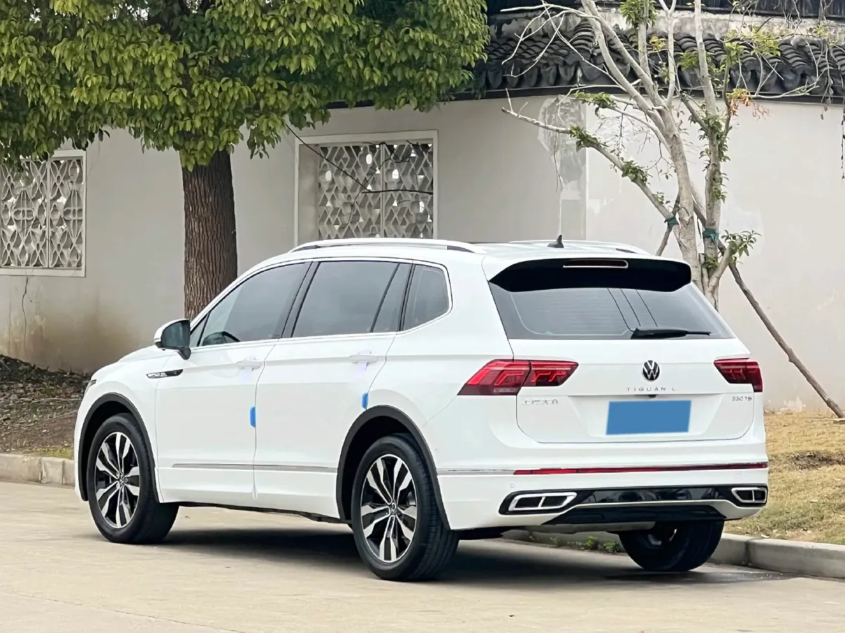 2023 Volkswagen Tiguan L 2.0T 186HP L4 7DCT,autocango,china used car exporter,china ev exporter,chinese used car exporter,chinese used ev exporter