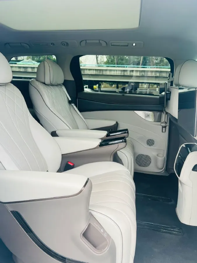 2022 Mercedes-Benz GLC Class 2.0T 197HP L4 9AT,autocango,china used car exporter,china ev exporter,chinese used car exporter,chinese used ev exporter