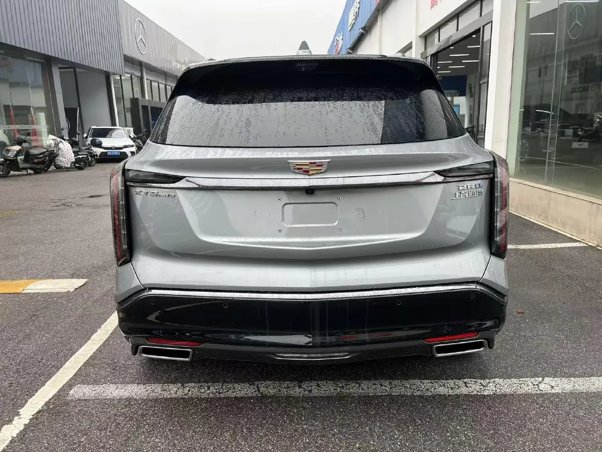 2025 Cadillac XT5 2.0T 237HP L4 9AT,autocango,china used car exporter,china ev exporter,chinese used car exporter,chinese used ev exporter