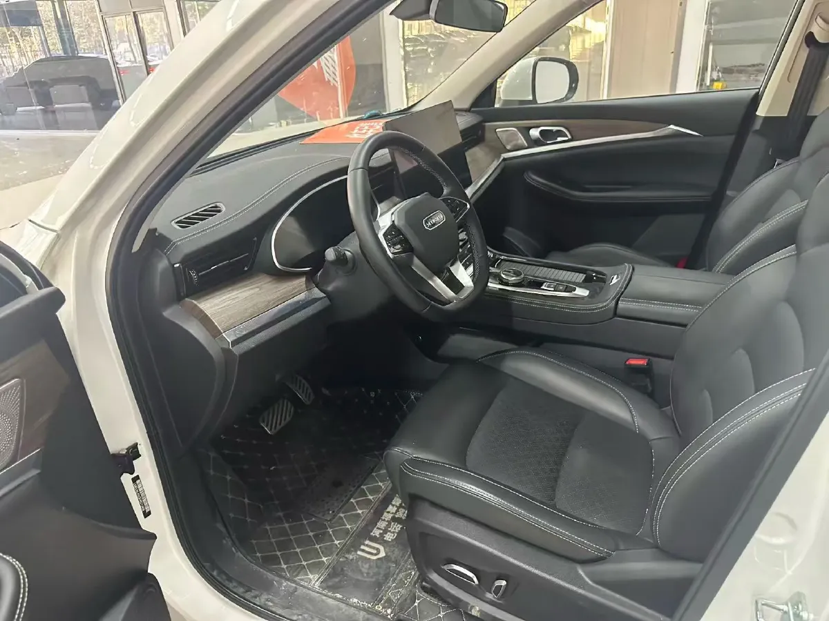 2023 MAXUS XinTu V80 2.0T 139HP L4 6AMT,autocango,china used car exporter,china ev exporter,chinese used car exporter,chinese used ev exporter