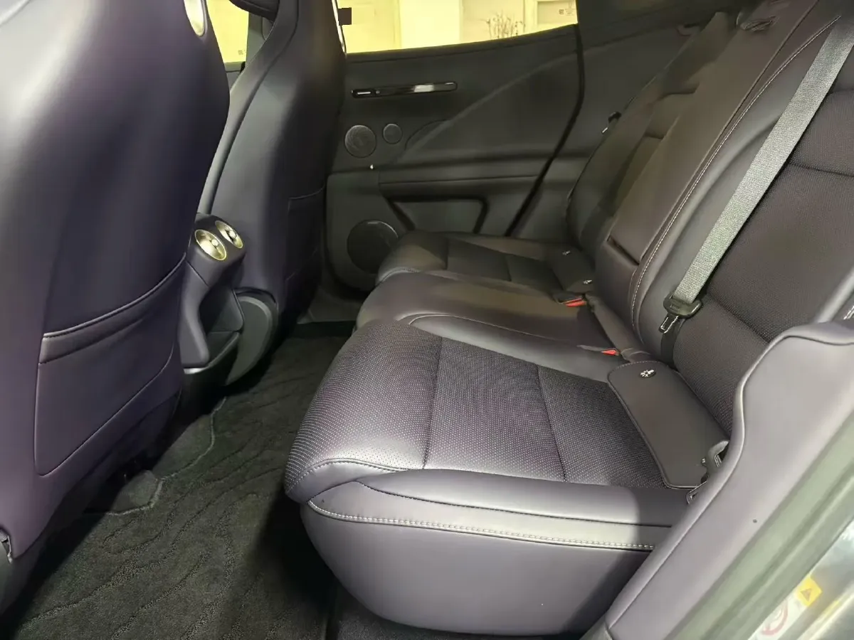 2026 Avatr 07 BEV,autocango,china used car exporter,china ev exporter,chinese used car exporter,chinese used ev exporter