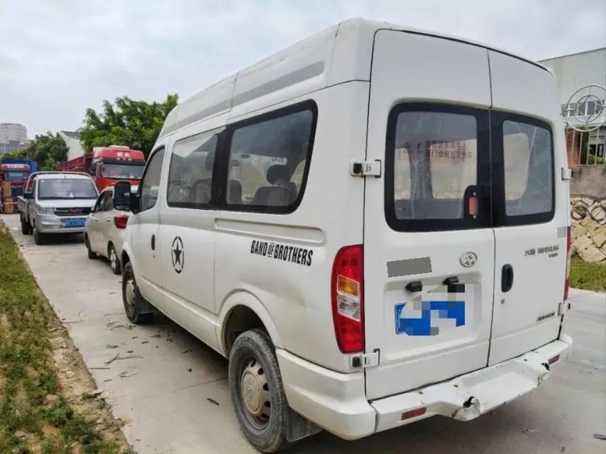 2013 MAXUS XinTu V80 2.5T 136HP L4 5MT,autocango,china used car exporter,china ev exporter,chinese used car exporter,chinese used ev exporter