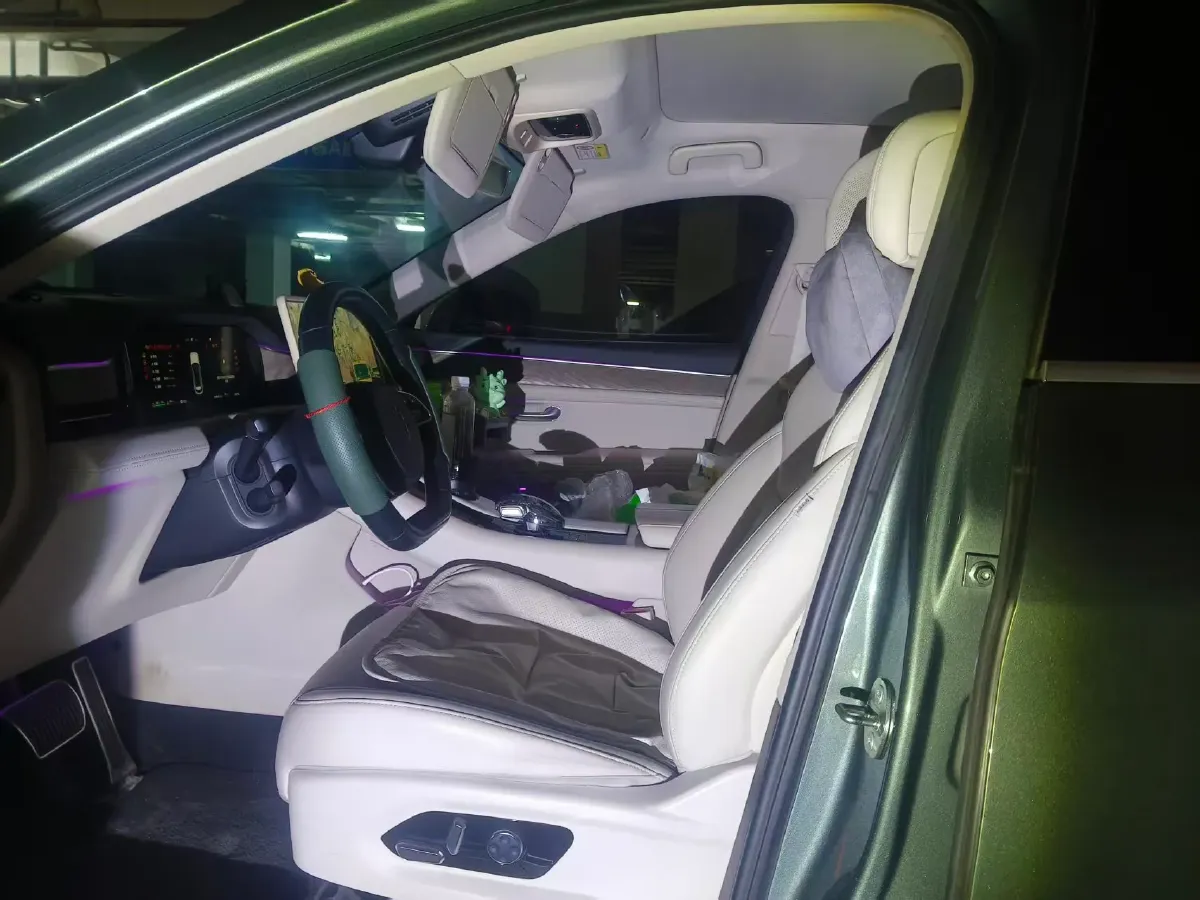 2022 Isuzu Mu-X 2.0T 220HP L4 8AT,autocango,china used car exporter,china ev exporter,chinese used car exporter,chinese used ev exporter