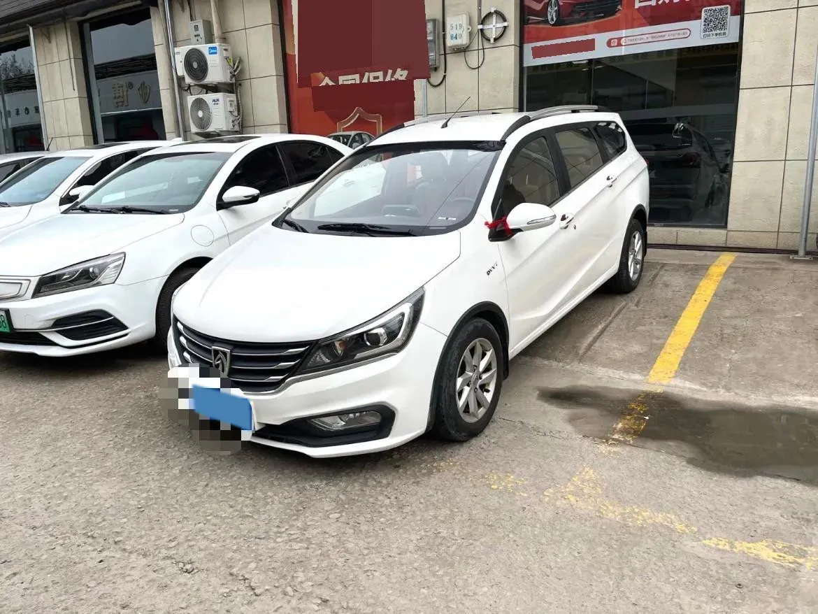 2017 BaoJun 310W 1.5L 112HP L4 6MT,autocango,china used car exporter,china ev exporter,chinese used car exporter,chinese used ev exporter