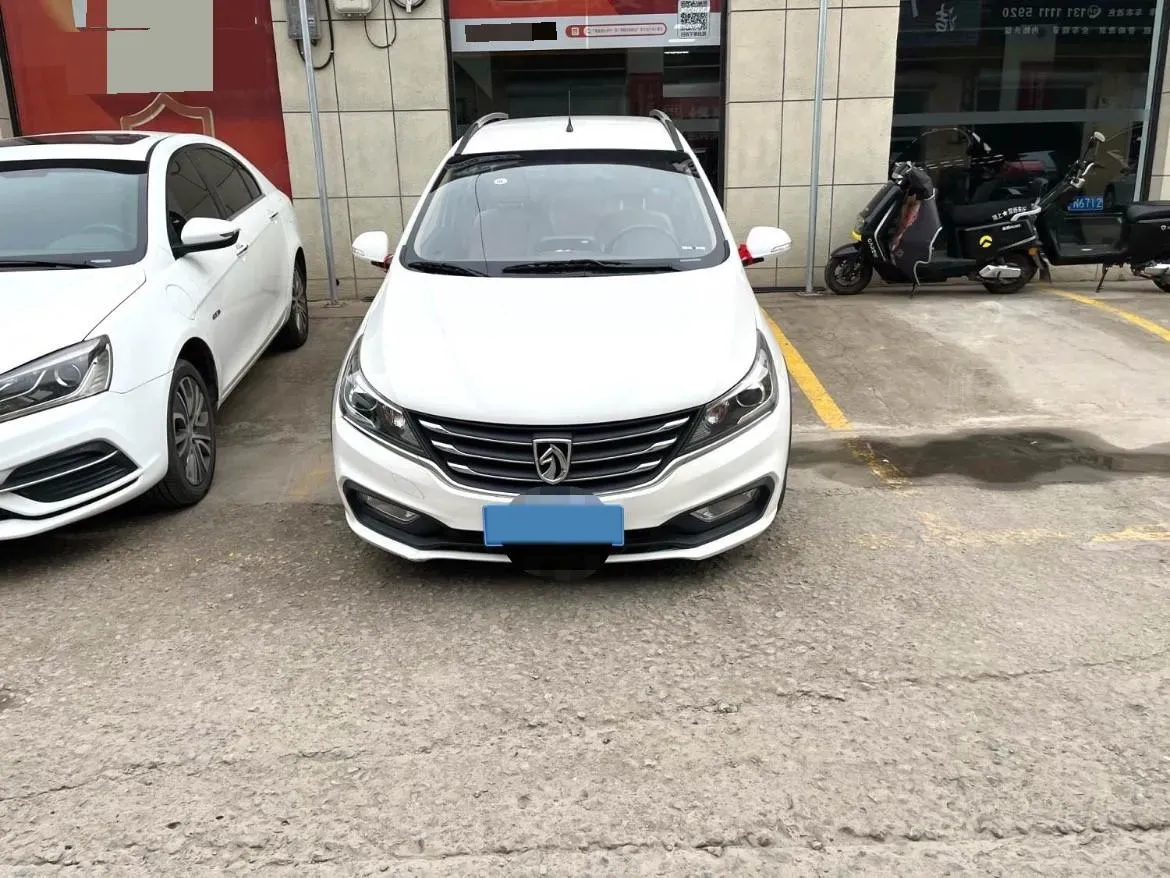 2017 BaoJun 310W 1.5L 112HP L4 6MT,autocango,china used car exporter,china ev exporter,chinese used car exporter,chinese used ev exporter