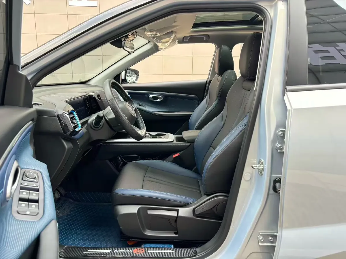 2023 GAC Trumpchi GS3 1.5T 177HP L4 7DCT,autocango,china used car exporter,china ev exporter,chinese used car exporter,chinese used ev exporter