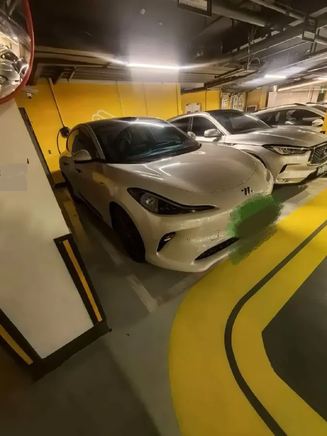 2025 IM LS6 BEV 83KWH,autocango,china used car exporter,china ev exporter,chinese used car exporter,chinese used ev exporter